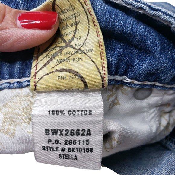 BKE Stella Distressed Long Shorts Capris Distressed Frey hem - Picture 8 of 11